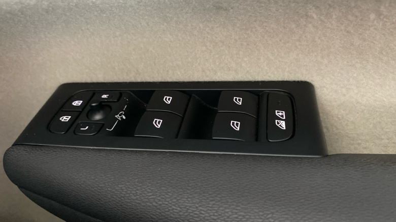 Volvo Xc40 1.5 T5 Recharge PHEV Ultimate Dark 5dr Auto Estate